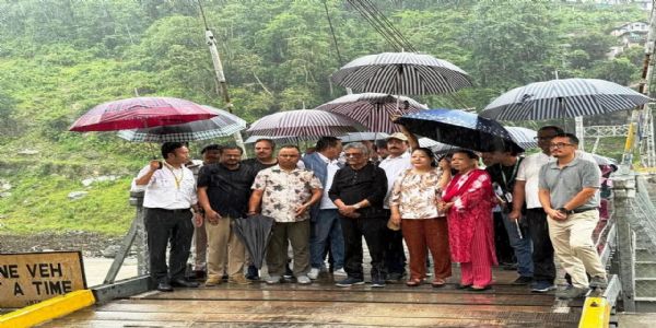 कमिशन फर् ग्लेशियल हजार्डका अध्यक्षले गरे सिङताम नगर पञ्चायतको भ्रमण