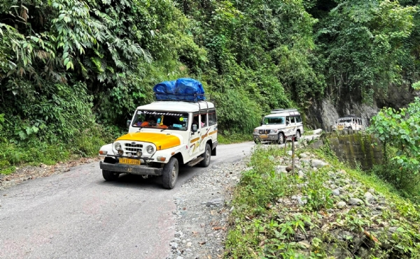 उत्तर सिक्किममा फसेका पर्यटकहरूलाई निकाल्ने कार्य शुरू