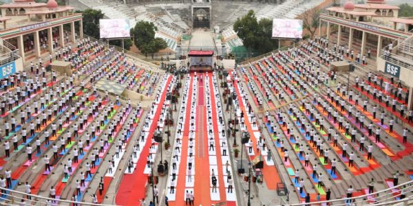 अमृतसरमा अटारी सीमामा बीएसएफले पालन गऱ्यो योग दिवस