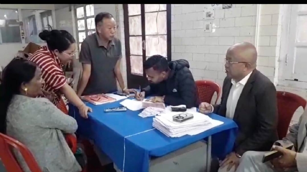 दार्जिलिङ जिल्ला अस्पतालमा जन्म र मृत्युको प्रमाण पत्रमा भएको त्रुटी सच्याउन तीन दिवसीय शिविर शुरु दार्जिलिङ जिल्ला अस्पतालमा जन्म र मृत्युको प्रमाण पत्रमा भएको त्रुटी सच्याउन तीन दिवसीय शिविर शुरु