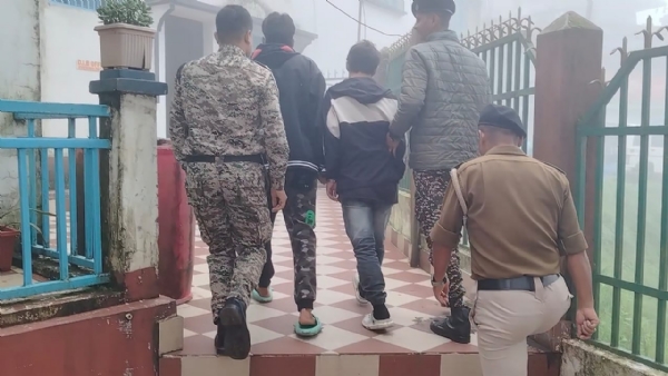 ड्रग्स विरोधी अभियानमा सोनादा पुलिसद्वारा 5 जना युवा पक्राउ