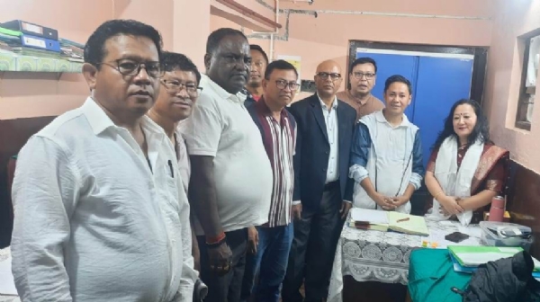 खरसाङ महकुमा अस्पतालमा डाक्टरहरुलाई सम्मान जनाउँदै राष्ट्रिय चिकित्सक दिवस पालन