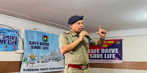 खरसाङ ट्राफिक पुलिसको आयोजनामा सेफ ड्राइभ सेभ लाइफ अन्तर्गत सचेतना कार्यक्रम सम्पन्न