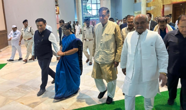 सिक्किम विधानसभा अध्यक्ष पीठासीन अधिकारीहरूको समितिको बैठकमा भाग लिन मध्य प्रदेशमा
