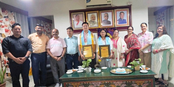लायन्स क्लब अफ् रम्फूद्वारा रम्फू पीएचसीका चिकित्सकहरू सम्मानित