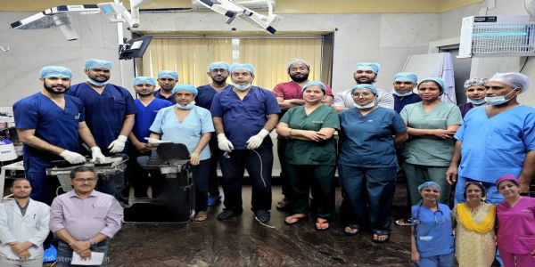 सफदरगंज अस्पतालको चिकित्सा टीमले जटिल सर्जरी गरी 10.6 किलोको ट्यूमर निकाल्यो
