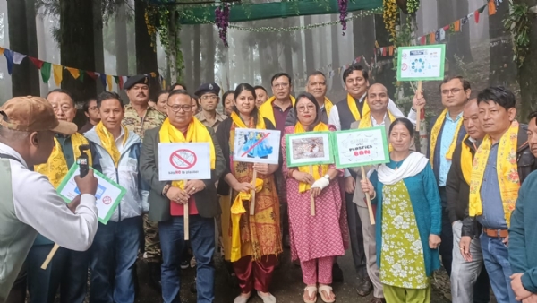 खरसाङमा अन्तरराष्ट्रिय प्लास्टिक ब्यागमुक्त दिवस पालन