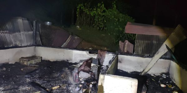 मार्गरेट्स होप‌ चियाबारीको नयाँ बस्तीमा घर जलेर खरानी, एकजना वृद्धको मृत्यु