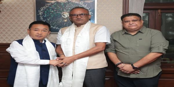 सीएपी नेता एसकेएम पार्टीमा सामेल, मुख्यमन्त्रीले जनाए स्वागत