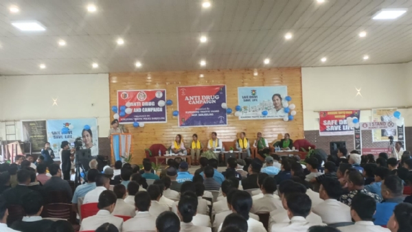 खरसाङमा ट्राफिक पुलिसद्वारा ड्रग्स सेवन र बिक्रीमाथि रोकथामका लागि सचेतना कार्यक्रम सम्पन्न