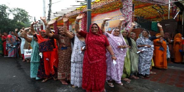 अमरनाथ यात्राको निम्ति 7500 भन्दा धेरै तीर्थयात्रीको नयाँ टोली प्रस्थान