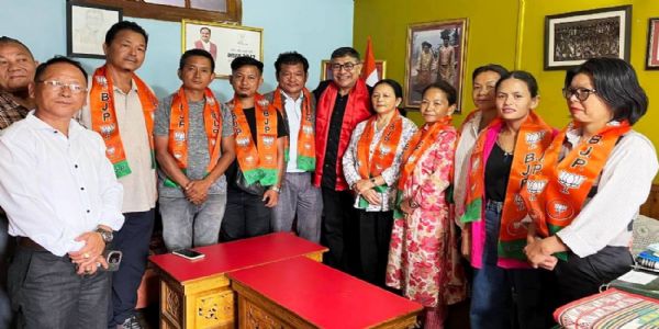 10 जना भाजपामा सामेल, प्रदेश अध्यक्षले जनाए स्वागत