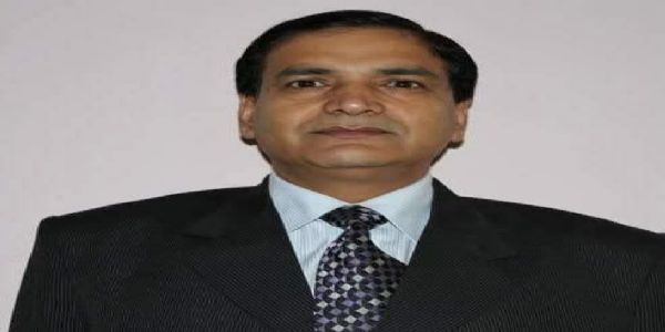 पूर्व सांसद दिलकुमारी भण्डारीले दिइन् साहित्यकार ढकाललाई बधाई
