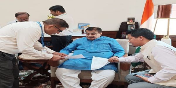सांसद सुब्बाले राष्ट्रिय राजमार्ग 10 मा तत्काल हस्तक्षेप गर्न केन्द्रिय मन्त्री गडकरीलाई गरे आग्रह