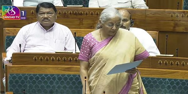 निर्मला सीतारमणले लोकसभामा संशोधित आयकर विधेयक 2025 पेश गरिन्