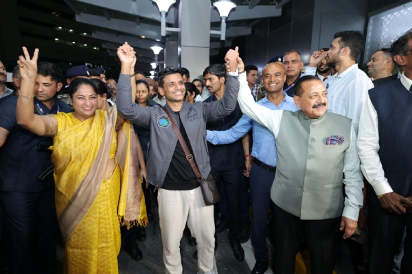 भारतीय अन्तरिक्ष यात्री शुभांशु शुक्ला स्वदेश फर्किए