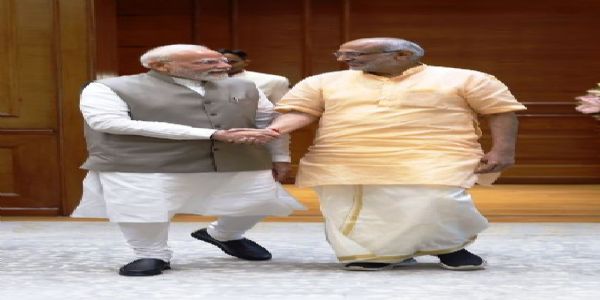 उपराष्ट्रपति पदको निम्ति राजग उम्मेदवार सीपी राधाकृष्णनले प्रधानमन्त्रीलाई भेटे