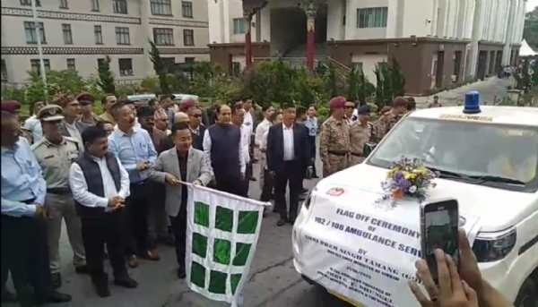 मुख्यमन्त्रीले 102/108 एम्बुलेन्स सेवाहरूको विस्तारको शुभारम्भ गरे