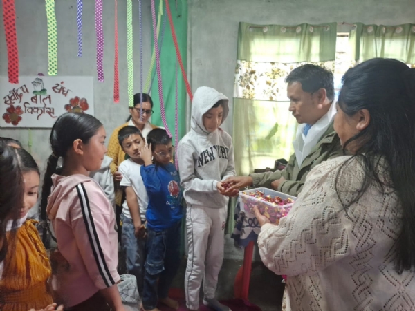 खरसाङको वार्ड नम्बर 7 ल‍ोवर शेर्पा बस्तीमा बाल विकास कक्षाकाे शुभारम्भ