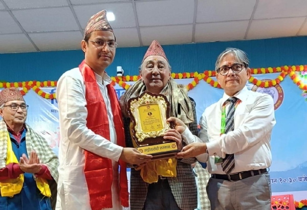 सोनादा क्षेत्रका वरिष्ठ संगीतकार देवकुमार प्रधान संगीतारोही सम्मानद्वारा सम्मानित
