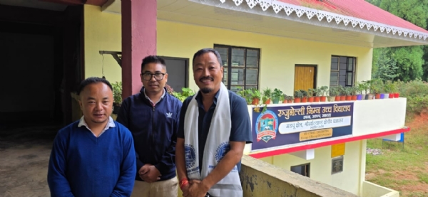 समाजसेवी विक्रम राईद्वारा विद्यालयको भ्रमण