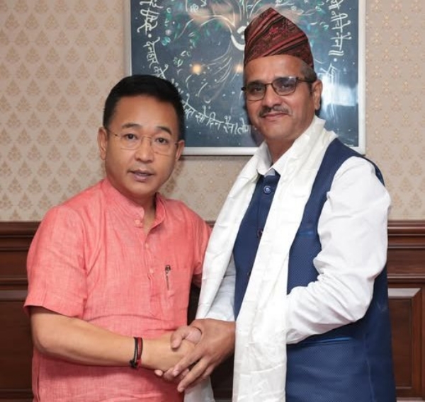 सीएपीका संस्थापक सदस्य हेमराज अधिकारी एसकेएम पार्टीमा सामेल