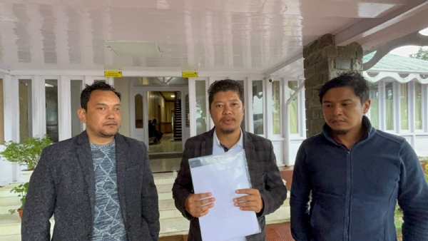 विभिन्न समस्याहरूलाई लिएर विद्यार्थी महासंघद्वारा जीटीए प्रमुख अनित थापालाई ज्ञापन पत्र