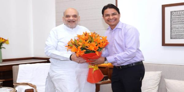दार्जिलिङका सांसद राजु विष्टले केन्द्रिय गृहमन्त्री अमित शाहसँग भेट गरे