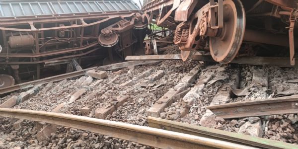 झारखण्डको चान्डिलमा दुई मालगाड़ीबीच ठक्कर, अप-डाउन लाइन ठप्प