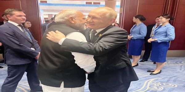 प्रधानमन्त्री नरेन्द्र मोदी र रुसी राष्ट्रपति पुतिनको भेट