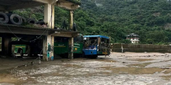 हिमाचल प्रदेशमा घना वर्षा, मन्डीमा तीनको मृत्यु, दुई बेपत्ता