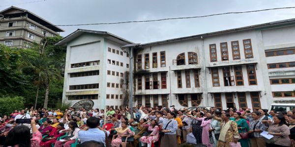 रिगु बीएसीमा 1100 लाभार्थीहरूलाई चेक वितरण गरियो