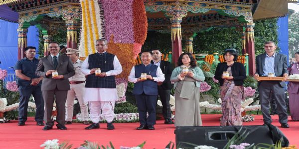 राज्यपाल र मुख्यमन्त्रीले गरे विभिन्न उत्पादहरूको लोकार्पण
