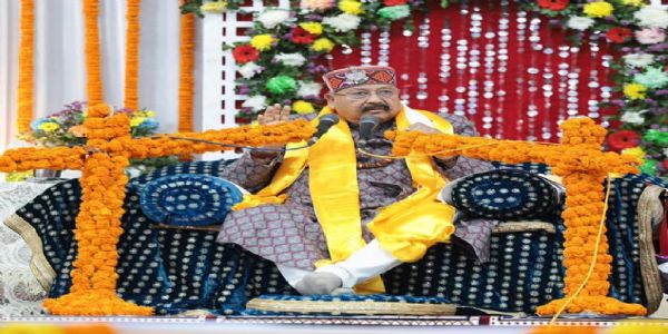 मुख्यमन्त्रीले सतपालजी महाराजलाई जन्मदिनको बधाई दिए