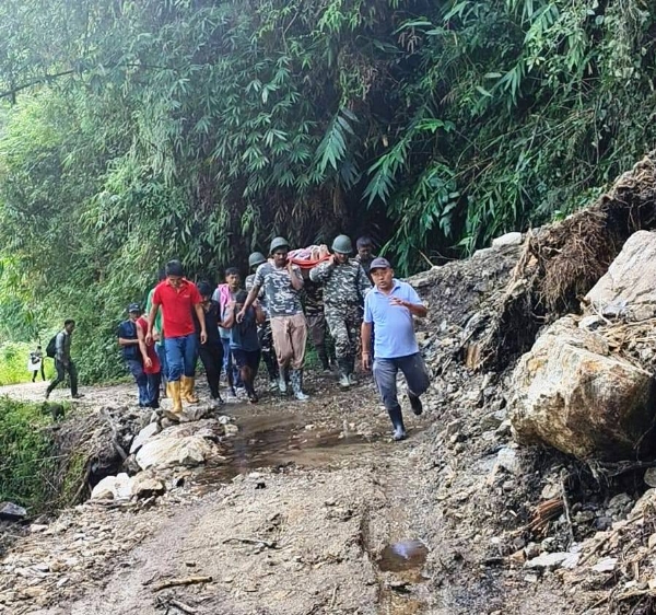 एसएसबीको सराहनीय कार्य, बिरामी वृद्धाको सफल उद्धार