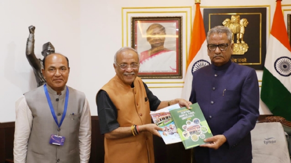 केन्द्रिय कृषि विश्वविद्यालयका उपकुलपतिले राज्यपालसॅंग शिष्टाचार भेट गरे