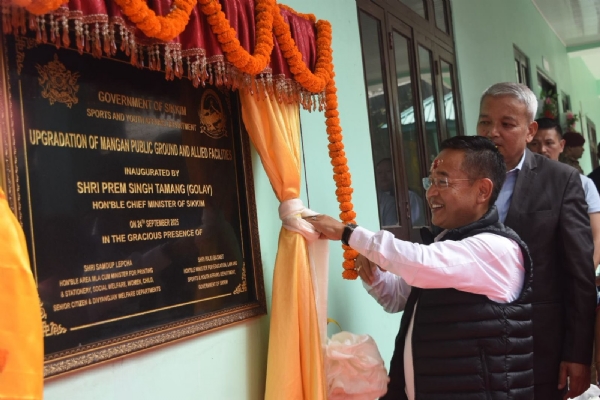 मुख्यमन्त्रीले मङ्गनमा नवनिर्मित छात्रावास एवं जिम र स्तरोन्नति गरिएको सार्वजनिक खेल मैदानको उद्घाटन गरे
