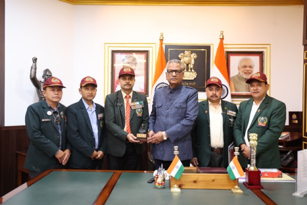 सिक्किम वीर गोर्खा पूर्व सैनिक कल्याण संघका पदाधिकारीहरूद्वारा राज्यपालसॅंग भेट