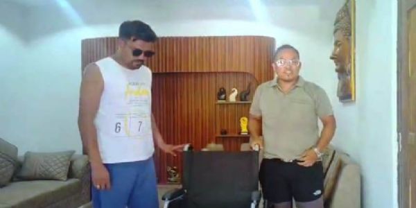 बिमारीहरुका लागि ह्विल चियर प्रदान