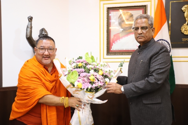 मन्त्री लामाद्वारा राज्यपाललाई पाङ ल्हाब सोल समारोहको निमन्त्रणा