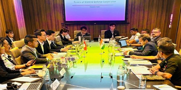 भारत-सिंगापुरले द्विपक्षीय रक्षा सहयोग र रणनीतिक साझेदारीको रोडम्यापमाथि छलफल गरे