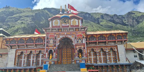 चन्द्र ग्रहण सूतक कालमा बद्रीनाथ-केदारनाथको कपाट बन्द, भोली खोलिनेछ द्वार