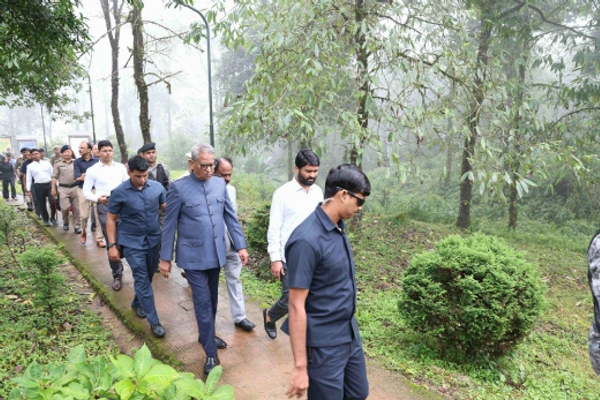 राज्यपालले प्रसिद्ध फामबोङ्लो वन्यजीव अभयारण्यको भ्रमण गरे