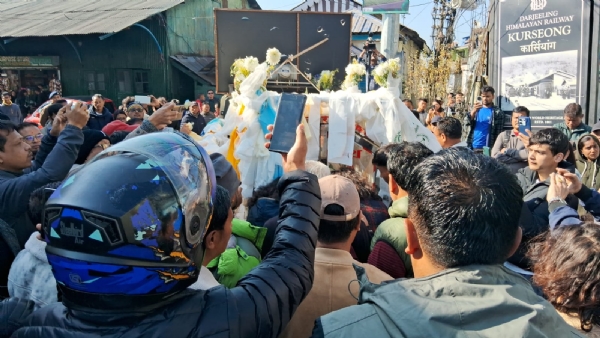 खरसाङमा श्रद्धाञ्जली अर्पण खरसाङमा श्रद्धाञ्जली अर्पण