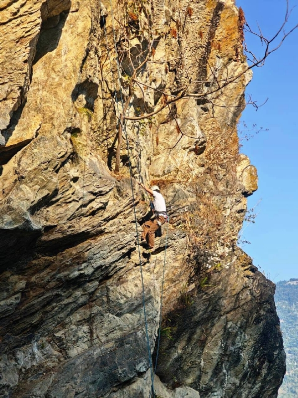 माघे संक्रान्ति मेला २०२६ मा रक क्लाइम्बिङ