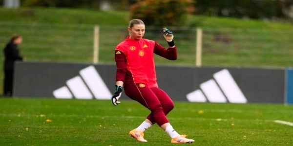 नस्लवादी टिप्पणी प्रकरणमा लिभरपुलकी गोलकिपरलाई एफएद्वारा छ खेलको प्रतिबन्ध