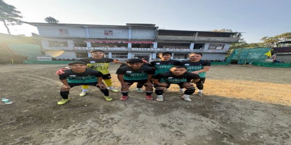 मिक्स अप बोइस् खरसाङ घैयाबारीमा जारी फुटबल टुर्नामेन्टको सेमिफाइनलमा प्रवेश