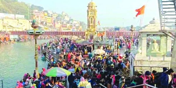 हरिद्वारः मौनी अमावस्यामा गंगामा श्रद्धालुहरूले गरे पवित्र स्नान
