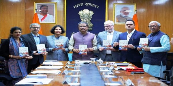 ‘ख़ुतबात-ए-मोदी’ ले प्रधानमन्त्रीको देशप्रेम र विकासको सन्देश जनतासम्म पुर्‍याउने छ: धर्मेन्द्र प्रधान