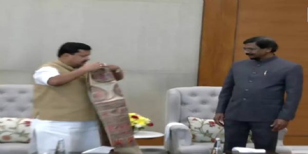 श्रीलङ्काको सत्तारूढ़ जेवीपीको प्रतिनिधिमण्डलले नितिन नवीनसँग भेट गरी संगठनात्मक अनुभवबारे छलफल गर्यो